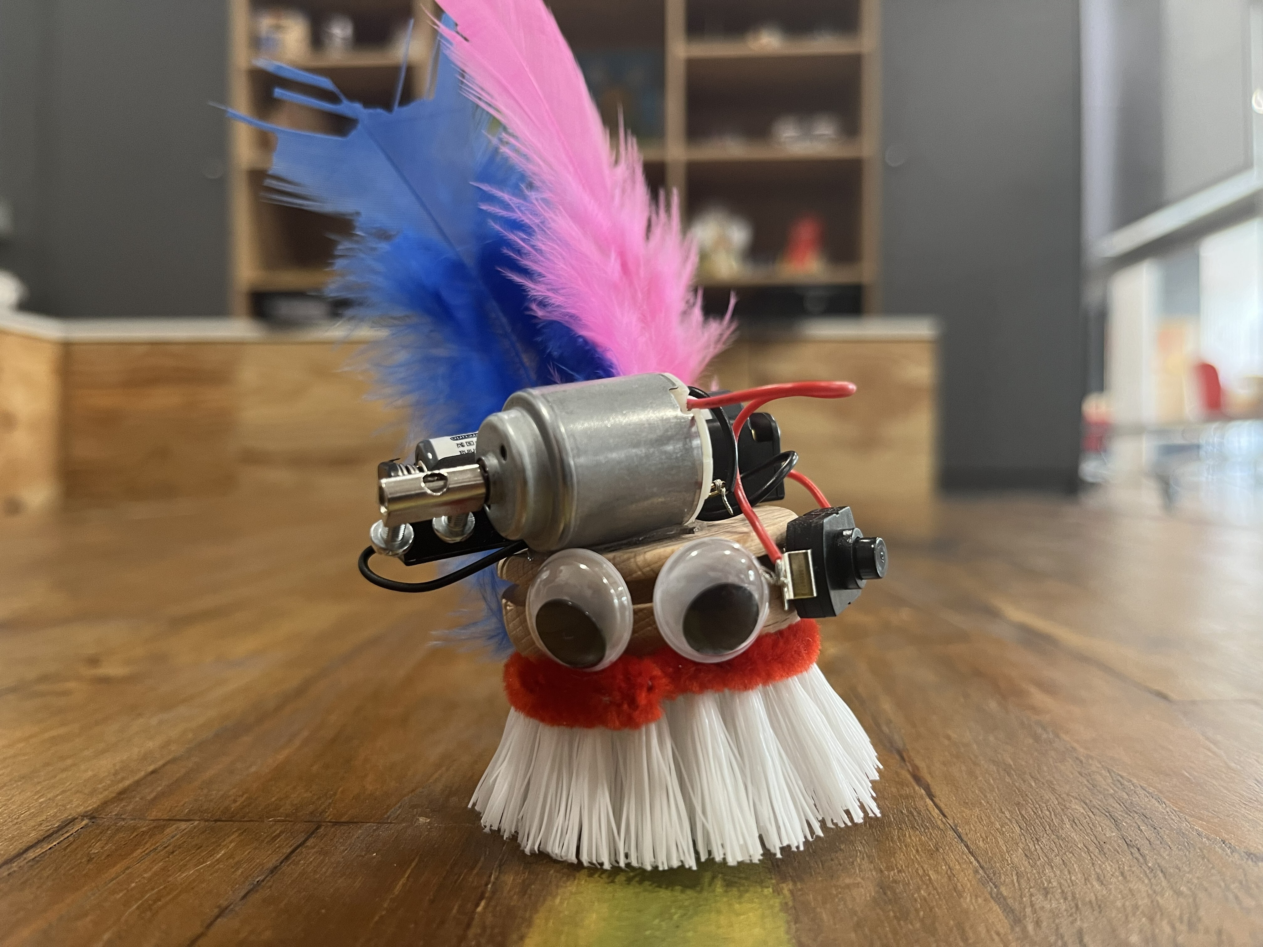 Der Wackelbot, ein kleiner, selbst gebauter Roboter